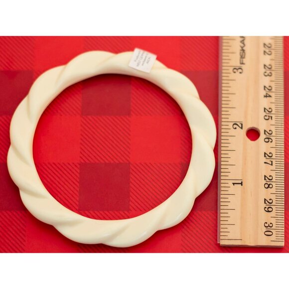 Vintage Boho Cream Bangle Bracelet by West Germany for Avon 8 Inches - O12 - Picture 3 of 3